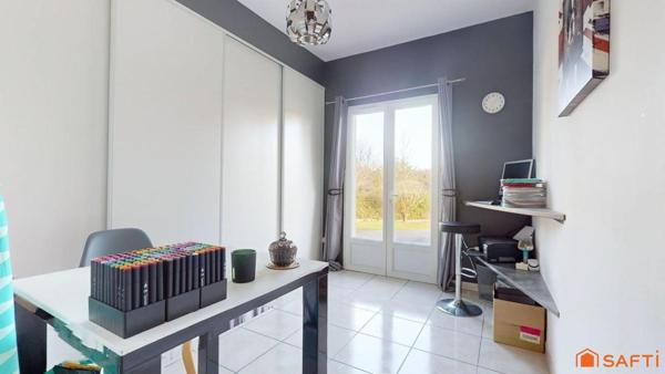 Plain-pied 209 m² au bout d’une impasse, sans vis-à-vis,au calme absolu, à 600m à pied de l'épicerie du village