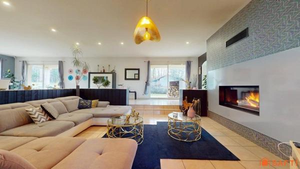 Plain-pied 209 m² au bout d’une impasse, sans vis-à-vis,au calme absolu, à 600m à pied de l'épicerie du village