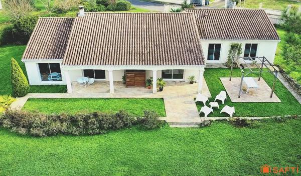 Plain-pied 209 m² au bout d’une impasse, sans vis-à-vis,au calme absolu, à 600m à pied de l'épicerie du village