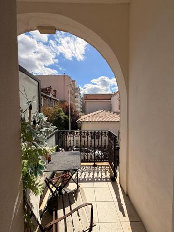 Appartement
         3 pièces
        - 50 m²