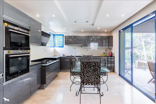 Maison à vendre |  Prades-le-Lez |  7 pièces | 245 m²