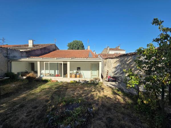 Maison à SAINT-JEAN-D'ANGELY, 17400 - 3 pièces 55m²