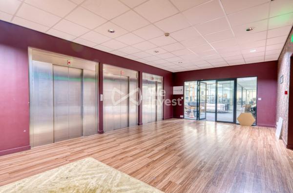 À LOUER – BUREAUX DE STANDING 600 m² – CALUIRE SAINT-CLAIR – IMMEUBLE OPEN CITY