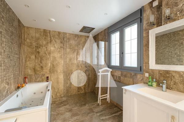 Maison 11 pièces 326 m2