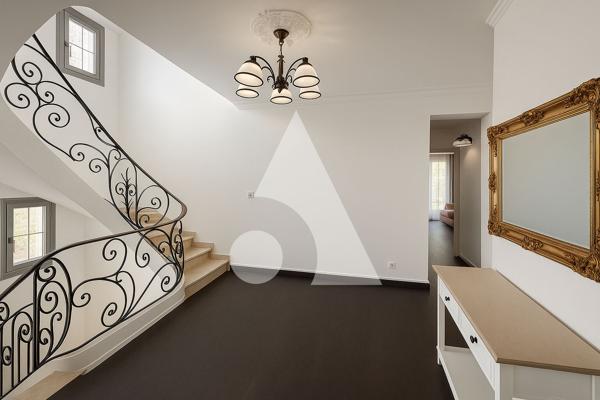Maison 11 pièces 326 m2