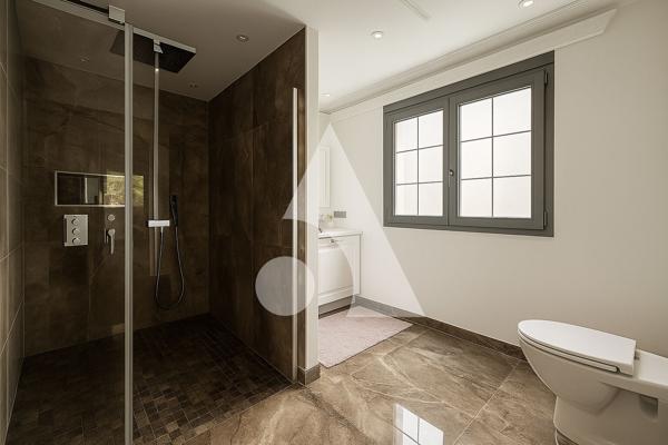 Maison 11 pièces 326 m2