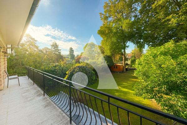 Maison 11 pièces 326 m2