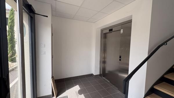 Loue local commercial de 12m²
