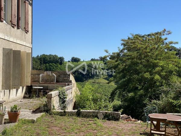 Ancienne maison de maître – Ancien domaine viticole au cœur des Côtes de Bourg – Fort potentiel
