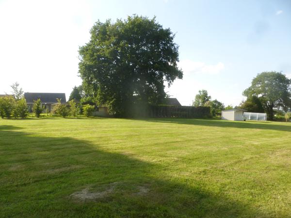 A 20 MN DE BEAUVAIS OUEST, TERRAIN À BÂTIR PLAT ET VIABILISÉ DE 580 M² AVEC FIBRE ET TOUT À L'ÉGOÛT AU CALME Beauvais (60000)