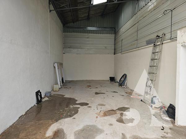 Local d'activité 1 pièce 50 m2