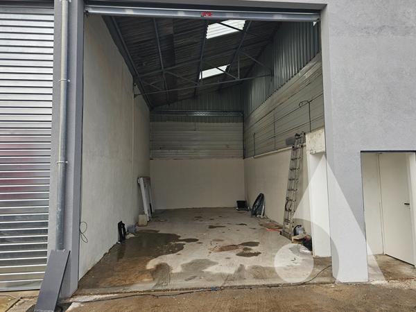 Local d'activité 1 pièce 50 m2
