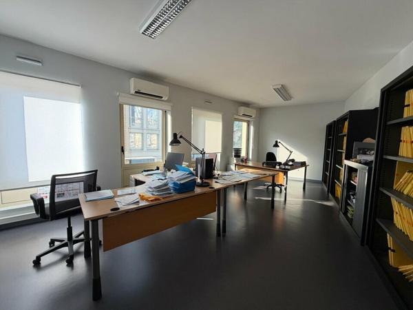 Bureaux à l'achat de 211 m² en excellent état – Centre-ville de Poitiers, proche de la gare