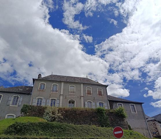 Immeuble à vendre dans l'ancienne mairie de Voutezac Voutezac