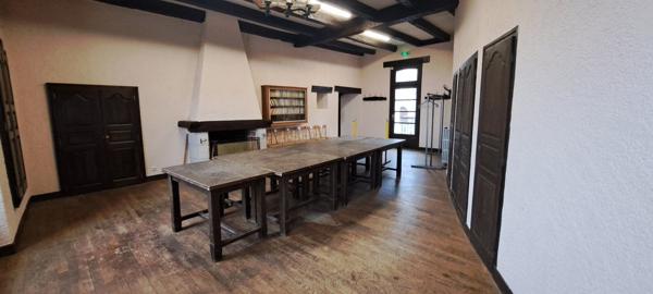 Immeuble à vendre dans l'ancienne mairie de Voutezac Voutezac