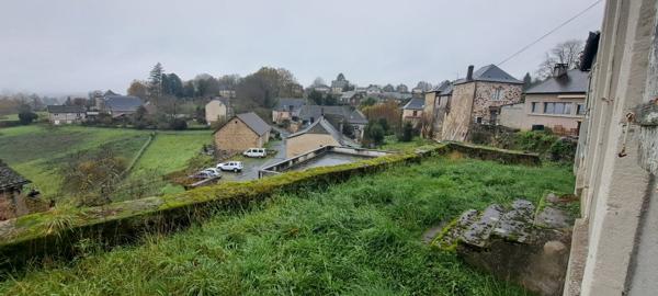 Immeuble à vendre dans l'ancienne mairie de Voutezac Voutezac