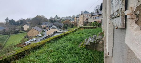 Immeuble à vendre dans l'ancienne mairie de Voutezac Voutezac