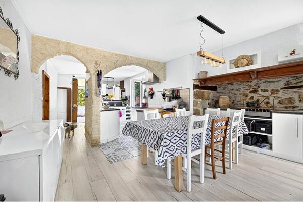 Maison de charme en coeur de village - 167 m2 - Résidence principale + studio indépendant Allassac