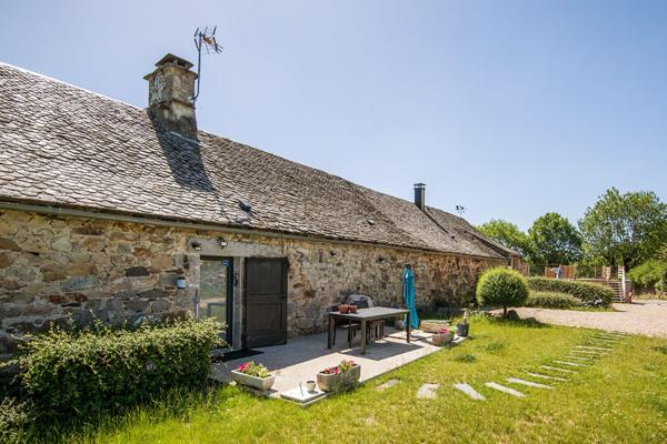 Corps de ferme restauré - Idéal gîtes ou grande famille - Golf - PROCHE LAGUIOLE Laguiole