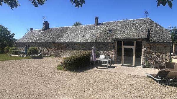 Corps de ferme restauré - Idéal gîtes ou grande famille - Golf - PROCHE LAGUIOLE Laguiole