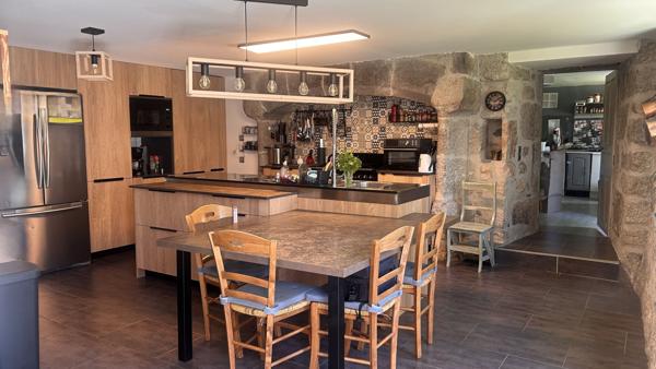 Corps de ferme restauré - Idéal gîtes ou grande famille - Golf - PROCHE LAGUIOLE Laguiole