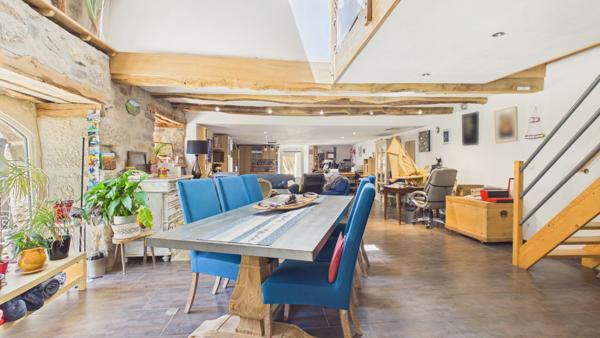 Corps de ferme restauré - Idéal gîtes ou grande famille - Golf - PROCHE LAGUIOLE Laguiole