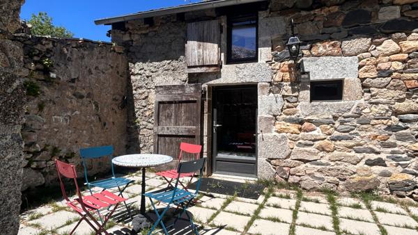 Corps de ferme restauré - Idéal gîtes ou grande famille - Golf - PROCHE LAGUIOLE Laguiole