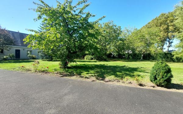 Maison à vendre    6 pièces •  Nazelles-Négron