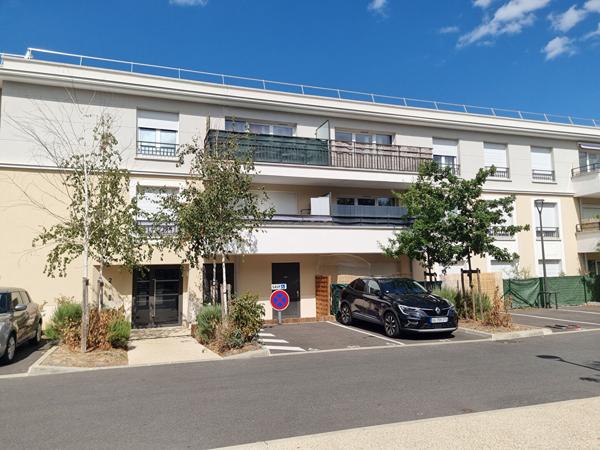 Appartement MEUBLE à Combs La Ville 3 pièce(s) 60 m2