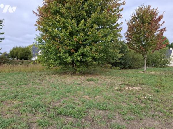 PONTIVY (56) Terrain constructible de 1406 m2