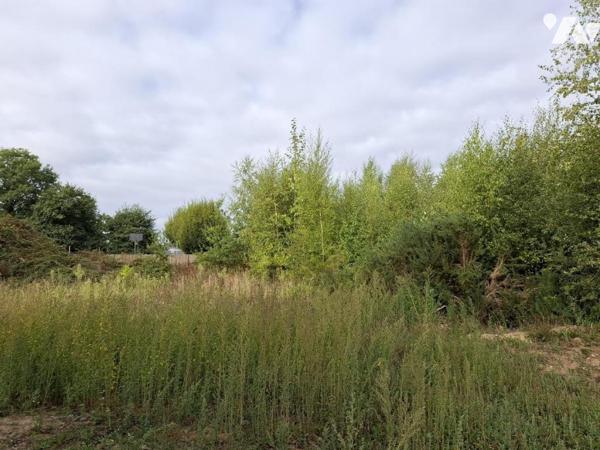 PONTIVY (56) Terrain constructible de 1406 m2