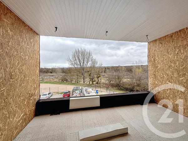 à vendre  300 m2 BAS EN BASSET - 43