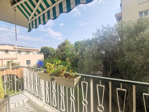 CIMIEZ : BEL APPARTEMENT 3 PIECES DANS RESIDENCE FERMEE