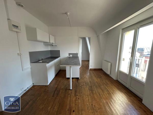 Appartement à louer 2 pièces 41.47m² Saint-Quentin (02100)