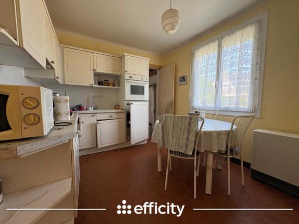 Maison
         5 pièces
        - 98 m² 230 000 € *