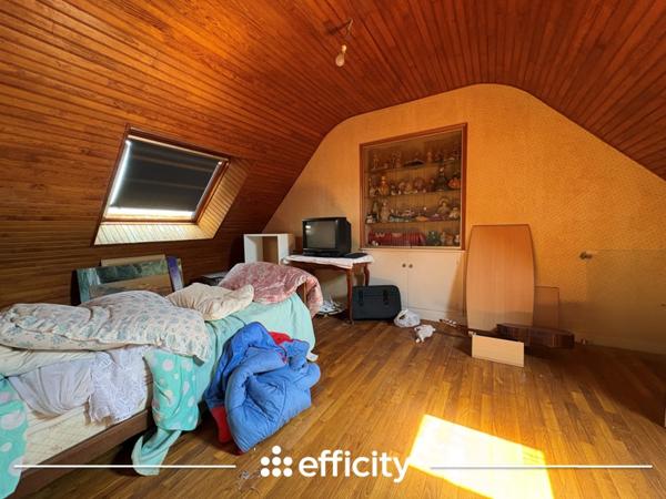 Maison
         5 pièces
        - 98 m² 230 000 € *