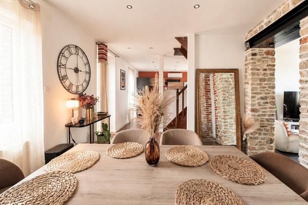 Maison de charme au coeur de Châteaubourg 75 m² | 2 chambres | Belle cour