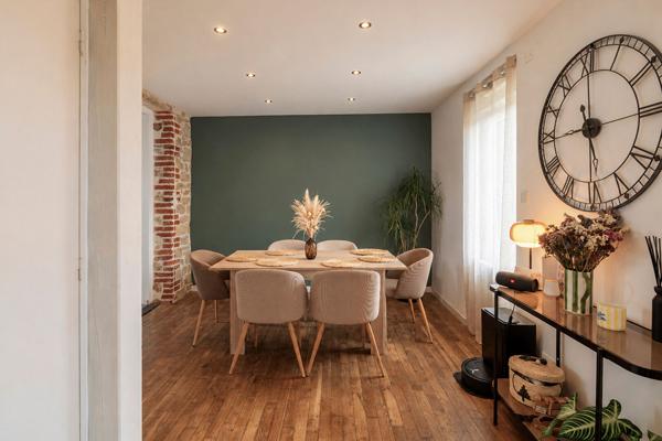 Maison de charme au coeur de Châteaubourg 75 m² | 2 chambres | Belle cour