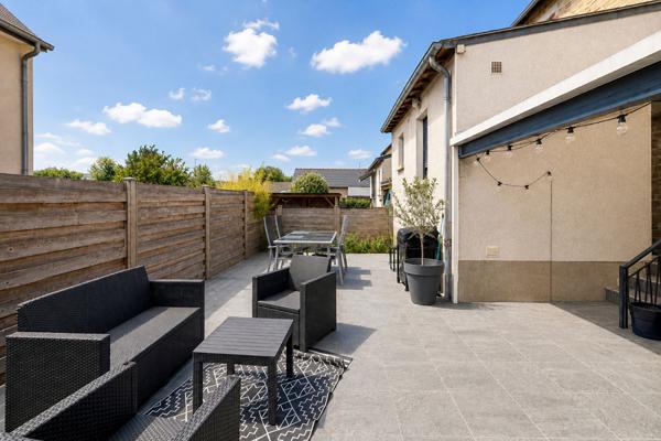 Maison de charme au coeur de Châteaubourg 75 m² | 2 chambres | Belle cour