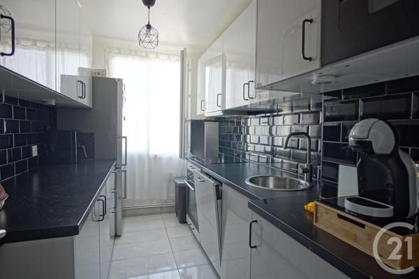 Appartement F5 à vendre  5 pièces - 88,72 m2 CHOISY LE ROI - 94