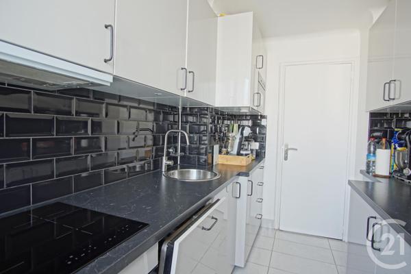 Appartement F5 à vendre  5 pièces - 88,72 m2 CHOISY LE ROI - 94