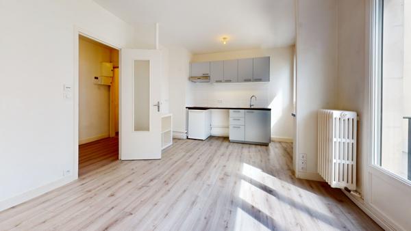 Tours (37000) Studio TOURS - 2 rue Jules Verne