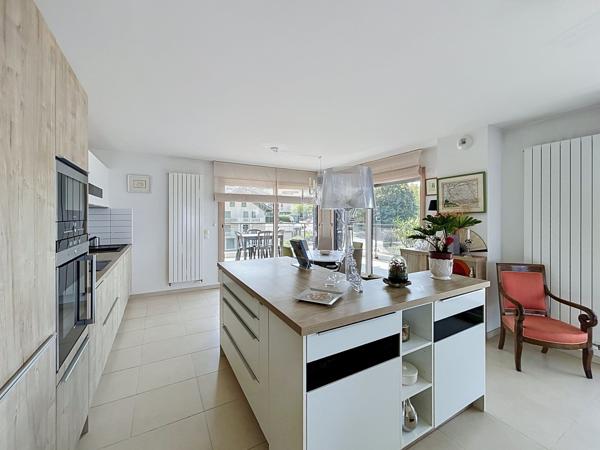 Vente Appartement de luxe Évian-les-Bains 4 Pièces 119 m²