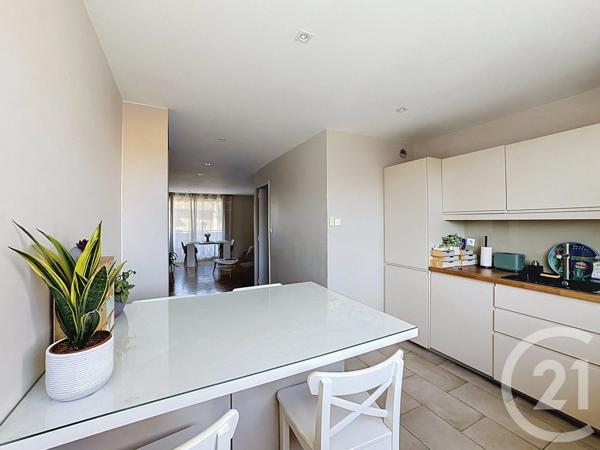 Appartement F4 à vendre  4 pièces - 73,56 m 2   VILLEURBANNE  - 69