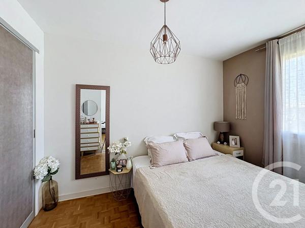 Appartement F4 à vendre  4 pièces - 73,56 m 2   VILLEURBANNE  - 69