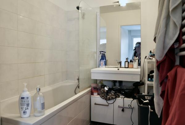 Appartement à vendre 2 pièces REIMS (51) avec loggia, un parking extérieur sécurisé