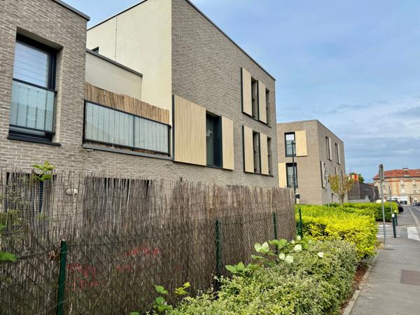 Appartement à vendre 2 pièces REIMS (51) avec loggia, un parking extérieur sécurisé