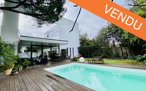 Talence centre proche CHU calme et résidentielle superbe maison d’architecte 240 m2 jardin piscine garage 2 places