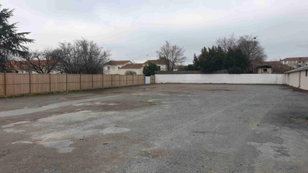Dpt Vendée (85), à vendre FONTENAY LE COMTE Entrepots et Bureaux