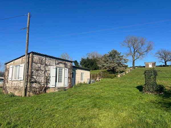 Maison 27m² à rénover sur grand terrain constructible ? Idéal projet de construction